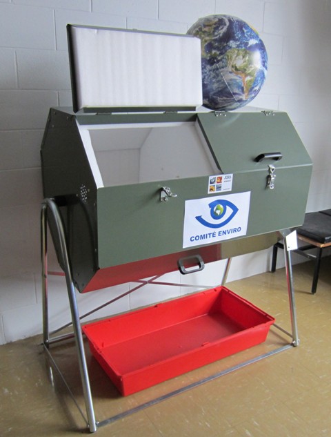 À l’école secondaire Polybel le Comité Enviro initie une nouvelle méthode de compostage